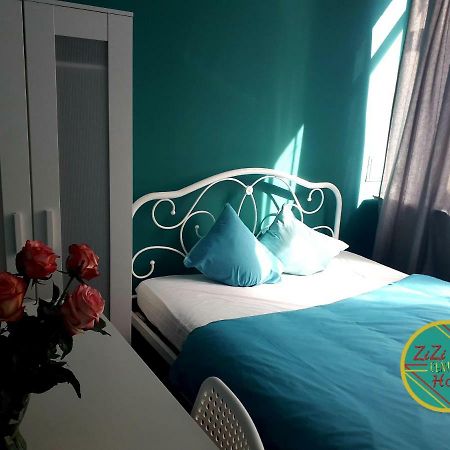 Zizi Central Hostel وارسو المظهر الخارجي الصورة