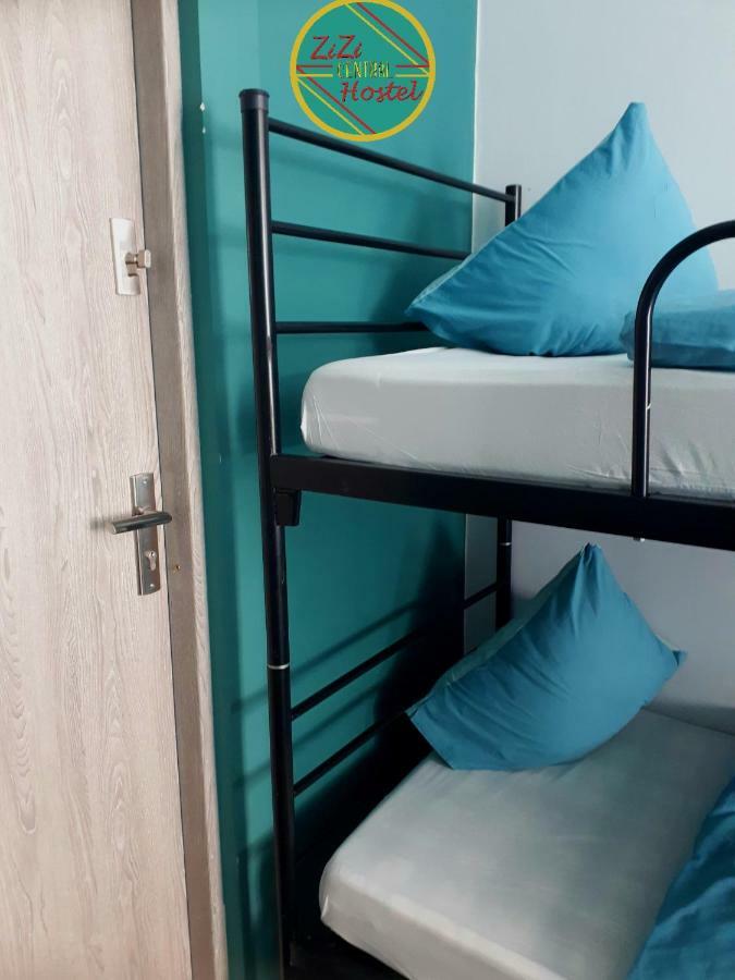Zizi Central Hostel وارسو المظهر الخارجي الصورة