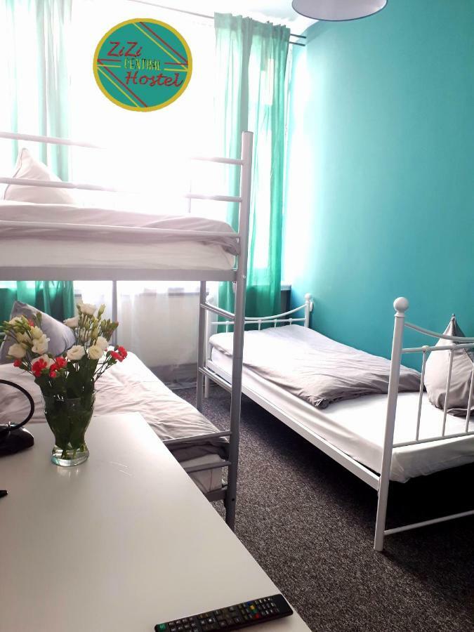 Zizi Central Hostel وارسو المظهر الخارجي الصورة