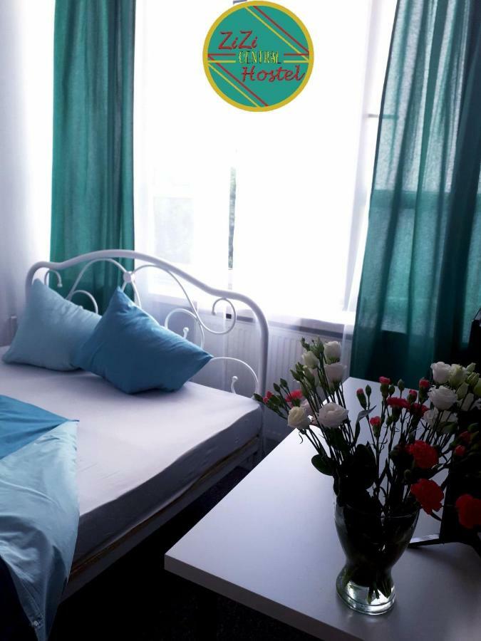 Zizi Central Hostel وارسو المظهر الخارجي الصورة
