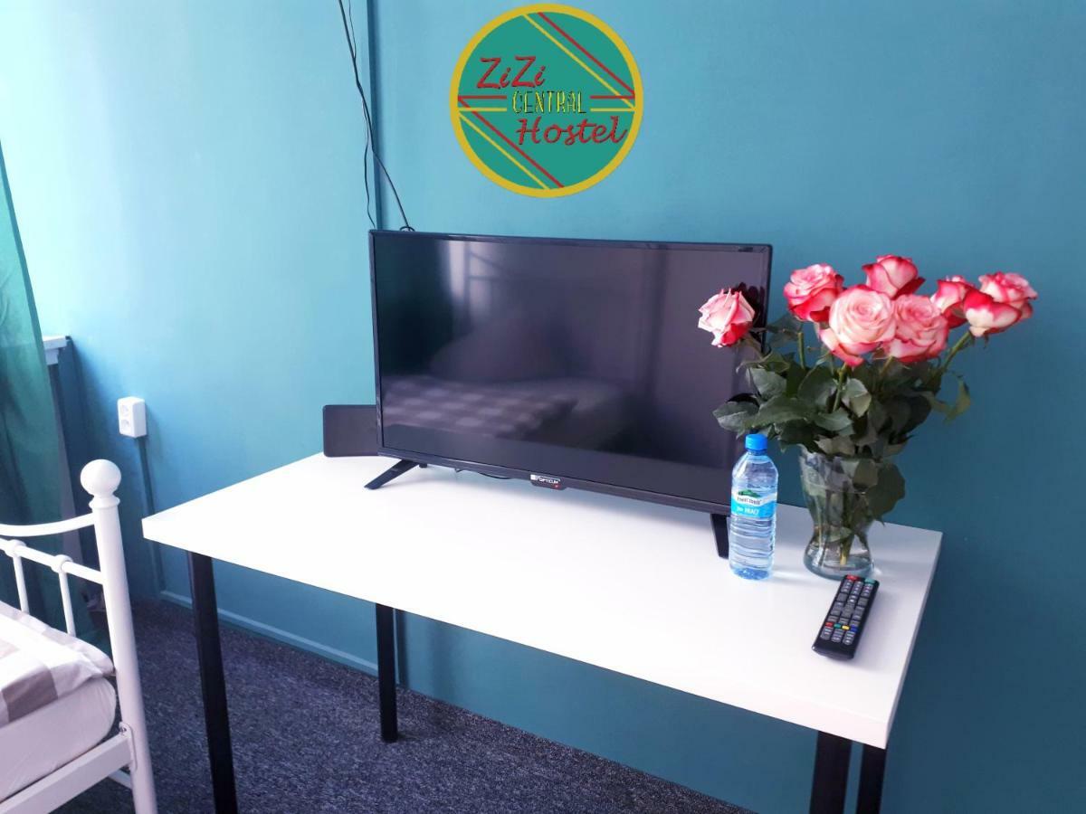 Zizi Central Hostel وارسو المظهر الخارجي الصورة