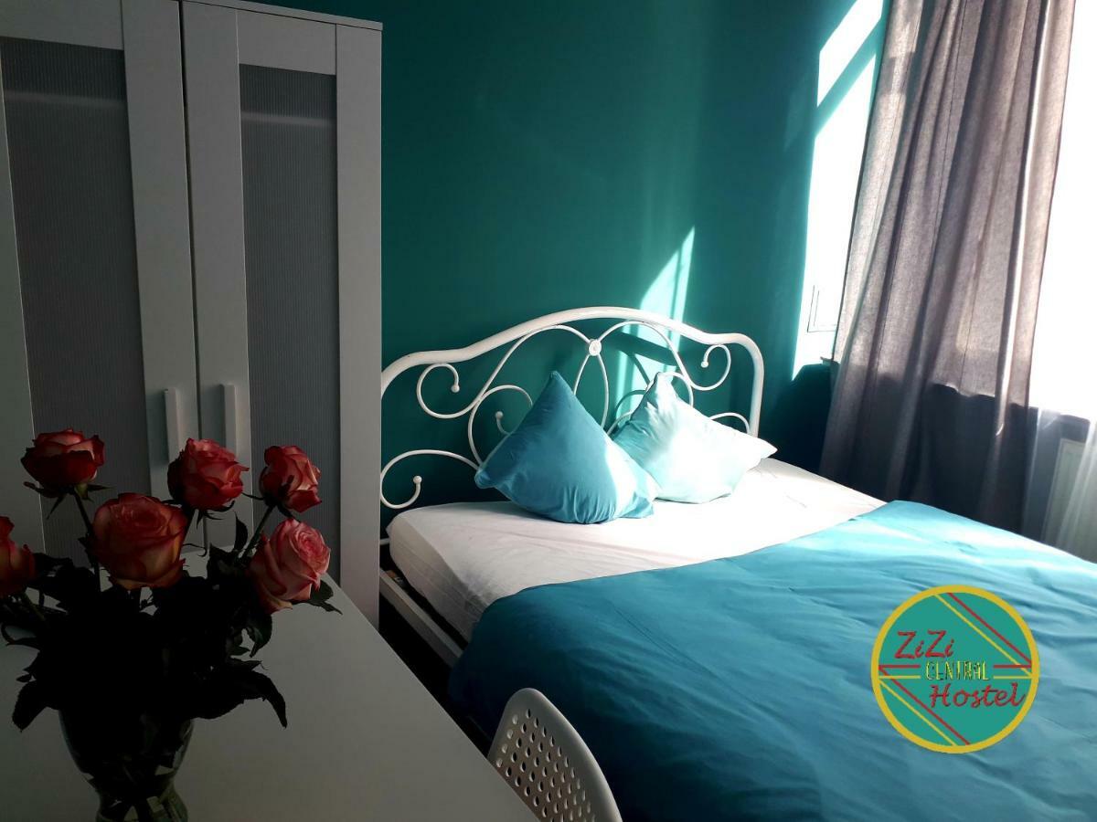 Zizi Central Hostel وارسو المظهر الخارجي الصورة